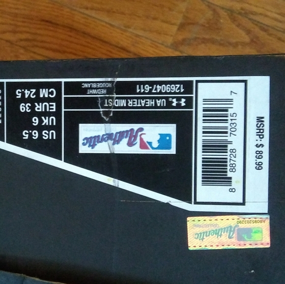 Baseball cleats - Picture 2 of 3